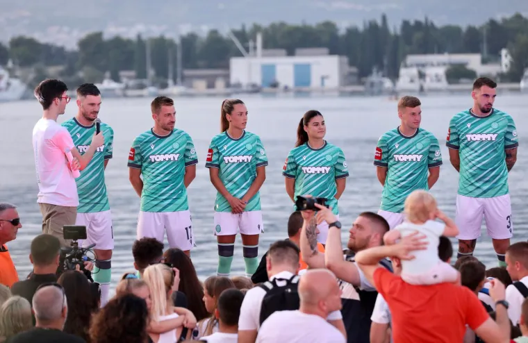 'Za bolji svit - Hajduk Split': Splitski klub predstavio dres kakav nikad kroz povijest nisu imali