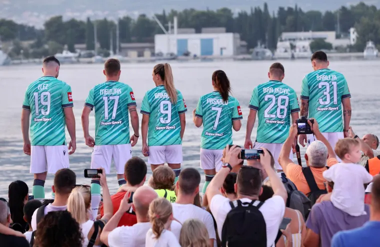 'Za bolji svit - Hajduk Split': Splitski klub predstavio dres kakav nikad kroz povijest nisu imali