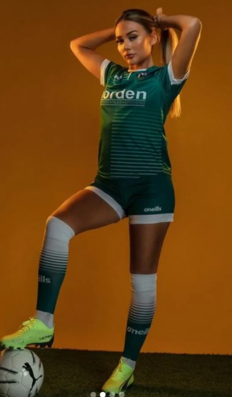 Glamurozna nogometa&scaron;ica u&scaron;la u ekskluzivni kluba žena koje ne nose grudnjak. Sad svi s razlogom pričaju samo o njoj