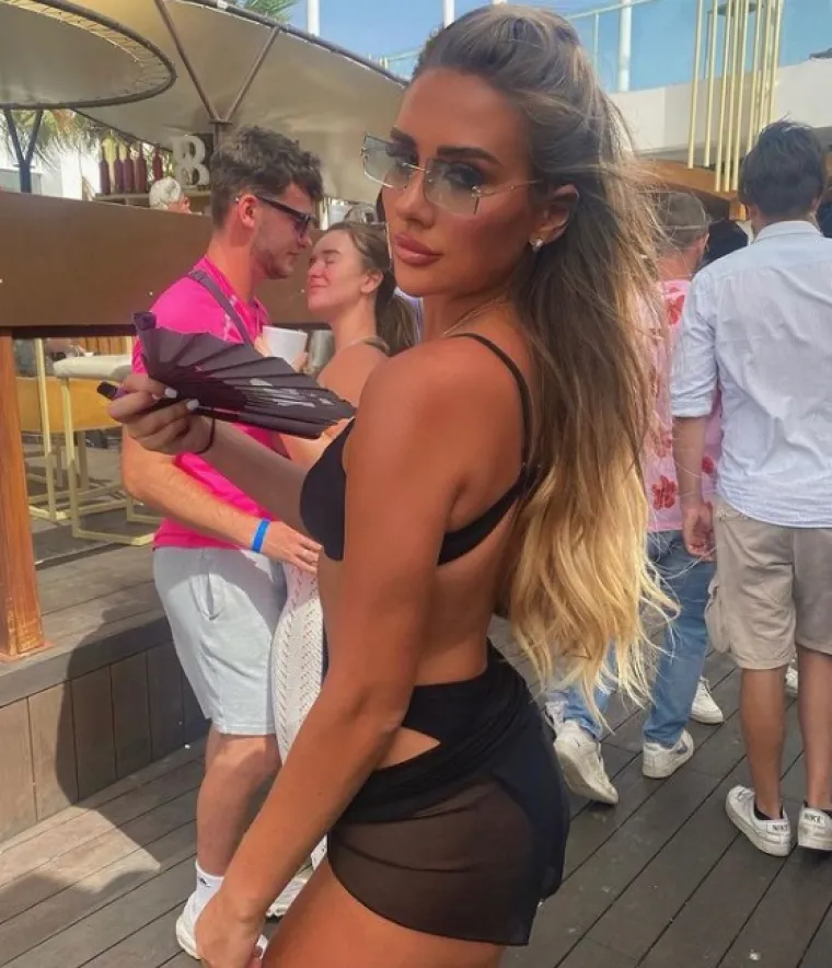 Glamurozna nogometa&scaron;ica u&scaron;la u ekskluzivni kluba žena koje ne nose grudnjak. Sad svi s razlogom pričaju samo o njoj