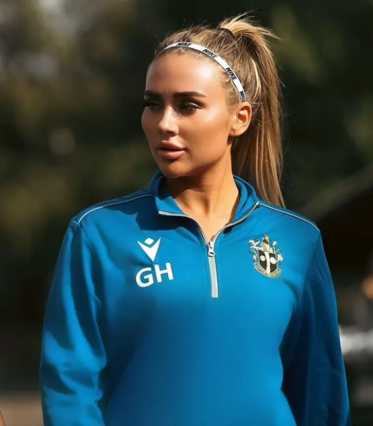 Glamurozna nogometa&scaron;ica u&scaron;la u ekskluzivni kluba žena koje ne nose grudnjak. Sad svi s razlogom pričaju samo o njoj