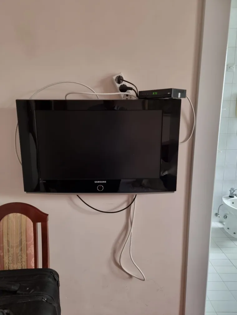 Platili paprenu svotu za produženi vikend, a kad su došli na lokaciju - šok! Ovakvu plijesan, dlačetine i prašinu ni odred za čistoću ne bi riješio