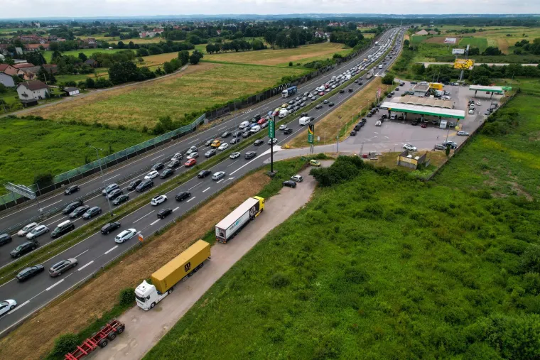 Na Lučkom nesnosne gužve u oba smjera: U smjeru Zagreba kolona je oko 3 km, a na naplati Demerje kilometar