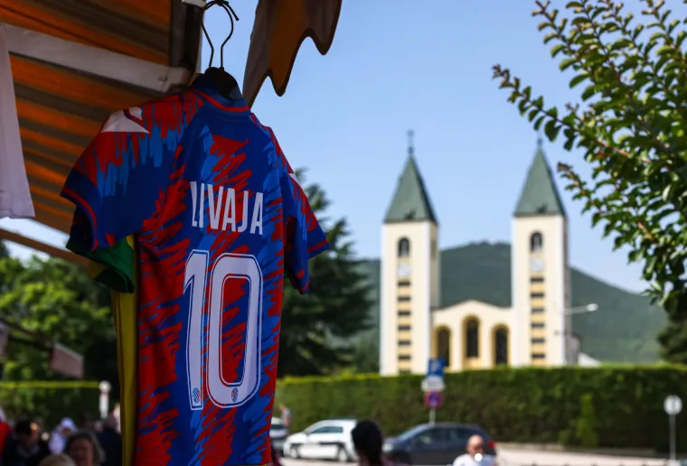 Međugorje puno k'o &scaron;ipak: Godi&scaron;njica je Gospina ukazanja, turisti pohrlili sa svih strana svijeta