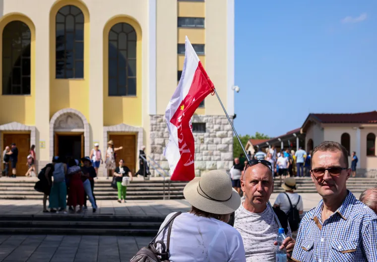 Međugorje puno k'o &scaron;ipak: Godi&scaron;njica je Gospina ukazanja, turisti pohrlili sa svih strana svijeta