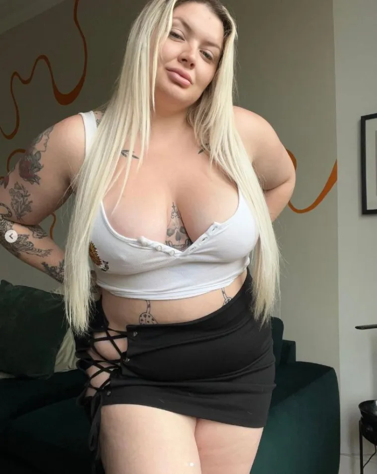 Napustila je posao u banci da bi postala OnlyFans zvijezda: 'Frajeri si ne mogu pomoći, plaćaju me ogroman novac'