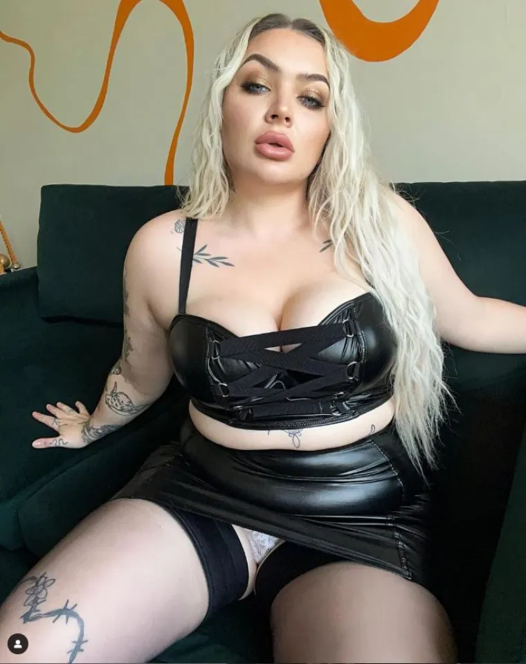 Napustila je posao u banci da bi postala OnlyFans zvijezda: 'Frajeri si ne mogu pomoći, plaćaju me ogroman novac'