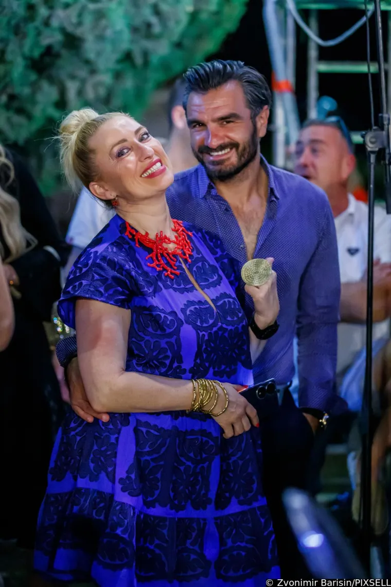 Huljići pokazali zašto su najjača estradna obitelj u regiji, a Rozga ponovno odnijela titulu glazbene ikone