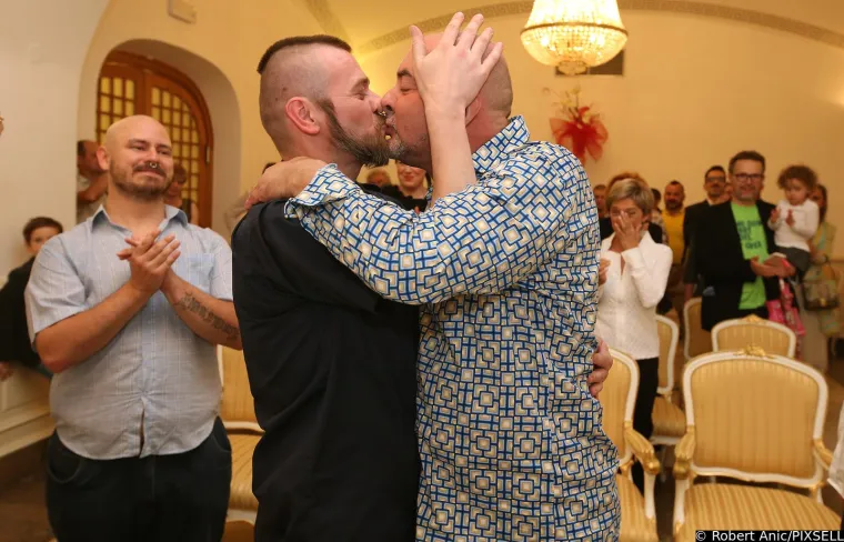 Prije osam godina u Zagrebu svoje sudbonosno 'da' rekao je poznati novinar i time postao prva javna osoba koja je ozakonila gay brak