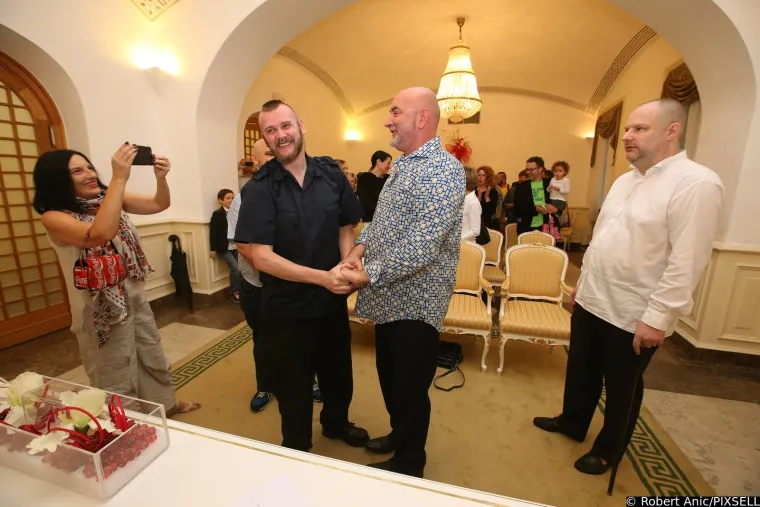 Prije osam godina u Zagrebu svoje sudbonosno 'da' rekao je poznati novinar i time postao prva javna osoba koja je ozakonila gay brak