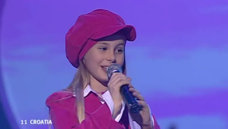 Nakon Eurosonga 2004. u Norveškoj na kojem je zauzela visoko treće mjesto pjesmom &quot;Hej, mali&quot;, Nika se odlučila povući iz javnosti i nastaviti svoje bezbrižno djetinjstvo dalje od velikih pozornica. No, zato je snimila pjesmu s velikim facama...