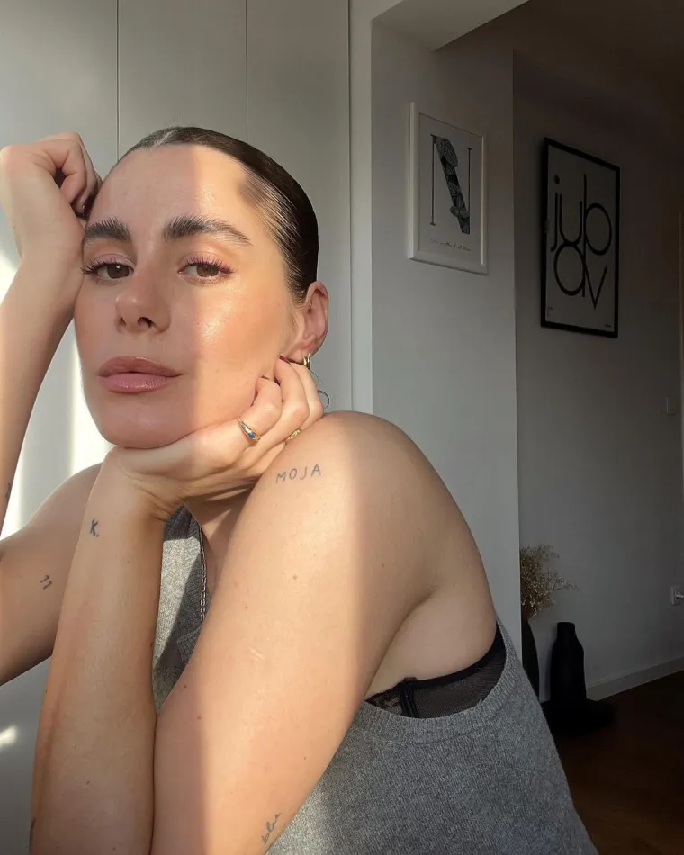 "Ne znam za ostale članove, ali ja sam ba&scaron; jako uzbuđena zbog toga &scaron;to ću sve to moći pratiti iz blizine, a ono &scaron;to mogu obećati jest da ću svemu pristupiti pravedno i iskreno, &scaron;to smatram najvažnijim",  najavila je Nika Turković, ne skrivajući uzbuđenje pred početak ovog velikog projekta.