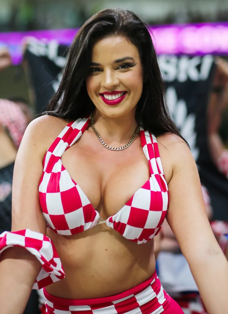 Vatrena Ivana Knoll preko noći postala navijačica &Scaron;panjolske, a obožavatelji razočarani: 'U &scaron;ahovnici si uzbudljivija'