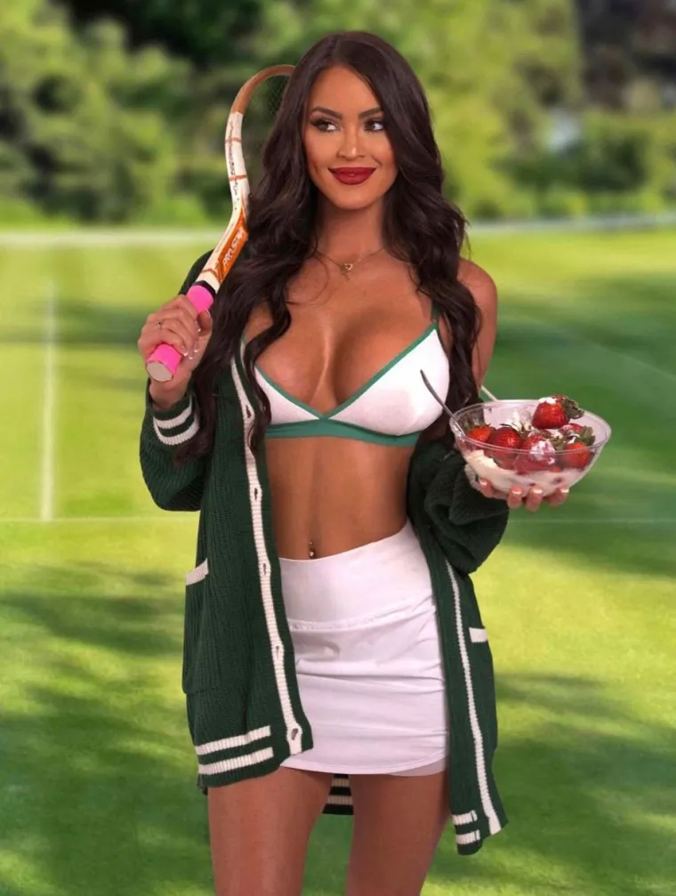 Najzgodnija tenisačica provokativnim izdanjem najavila Wimbledon: 'Wow! Slatko i ukusno...'