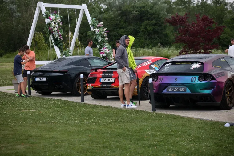 Dovezli svoje brutalne 'pile' i okupili se u zagrebačkom klubu: Pogledajte sportske aute ponosnih vlasnika