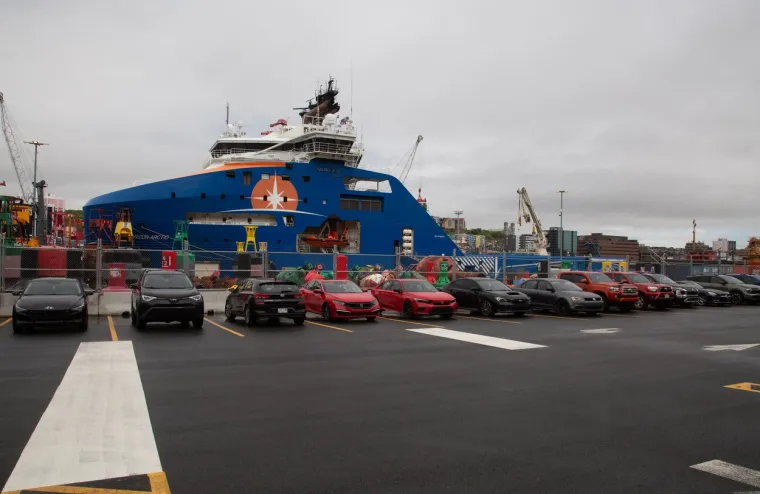 Izvučeni ostaci Titana s dna Atlantika. Pogledajte kako izgledaju dijelovi podmornice o kojoj je brujio cijeli svijet