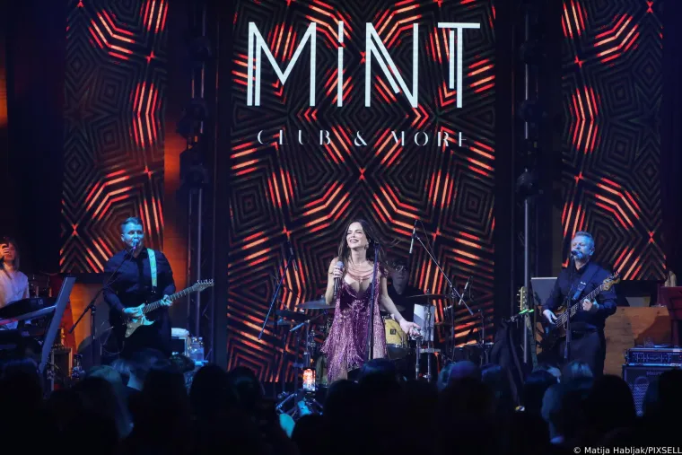 Severina usijala zagrebački Mint i publici priuštila nezaboravne prizore u krajnje nestašnim resicama