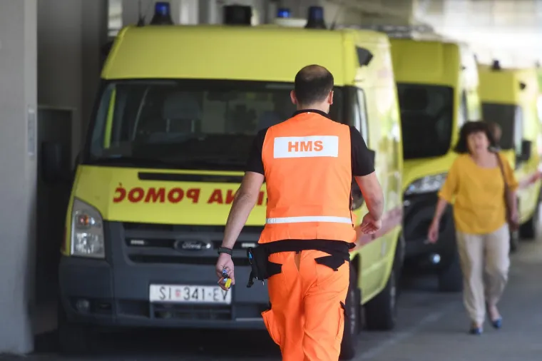 FOTO Od Bjelovara preko Karlovca pa do Splita. Vozači Hitne u 12 sati upalili sirene kao podršku svom kolegi