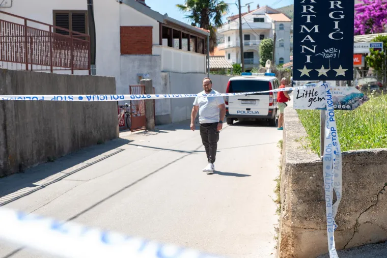 Ovako izgleda Trogir. &Scaron;titovi, duge cijevi, policajci s pancirkama. Traži se bjegunac koji je upucao mu&scaron;karca