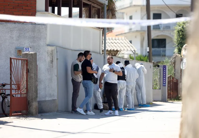 Ovako izgleda Trogir. &Scaron;titovi, duge cijevi, policajci s pancirkama. Traži se bjegunac koji je upucao mu&scaron;karca