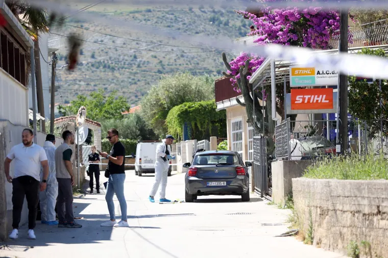Ovako izgleda Trogir. &Scaron;titovi, duge cijevi, policajci s pancirkama. Traži se bjegunac koji je upucao mu&scaron;karca