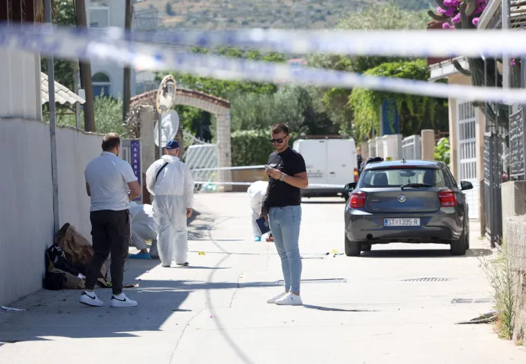 Ovako izgleda Trogir. &Scaron;titovi, duge cijevi, policajci s pancirkama. Traži se bjegunac koji je upucao mu&scaron;karca