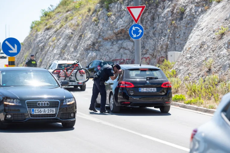 Potpuna blokada trogirskog područja: Policija na oba čiovska mosta, pregledava se svaki automobil