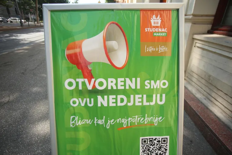 Prazni parkinzi, zaključana kolica. Ovako izgledaju trgovine prvi put otkako je stupio novi Zakon. No, nisu svi te sreće....