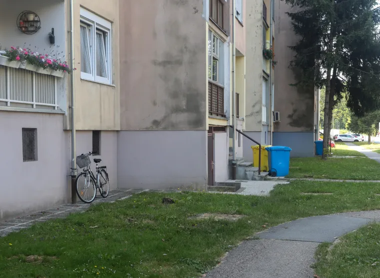 Ovdje se skrivao pomahnitali napadač iz Siska. Dan poslije - slike zgari&scaron;ta, policijske trake i suze mje&scaron;tana