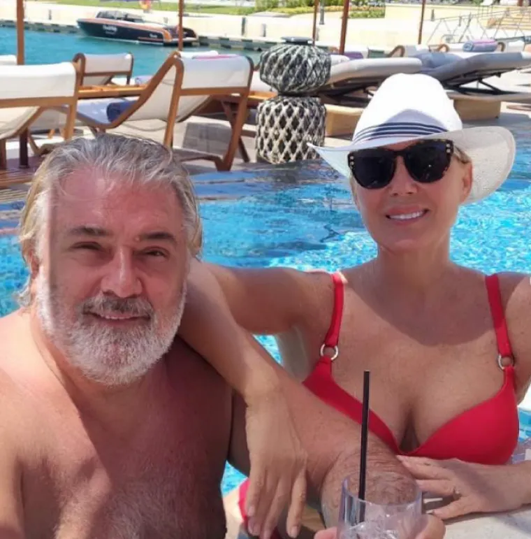 Lepa Brena u sedmom desetljeću šokira fenomenalnim izgledom, a osobito kad su u pitanju izdanja za plažu