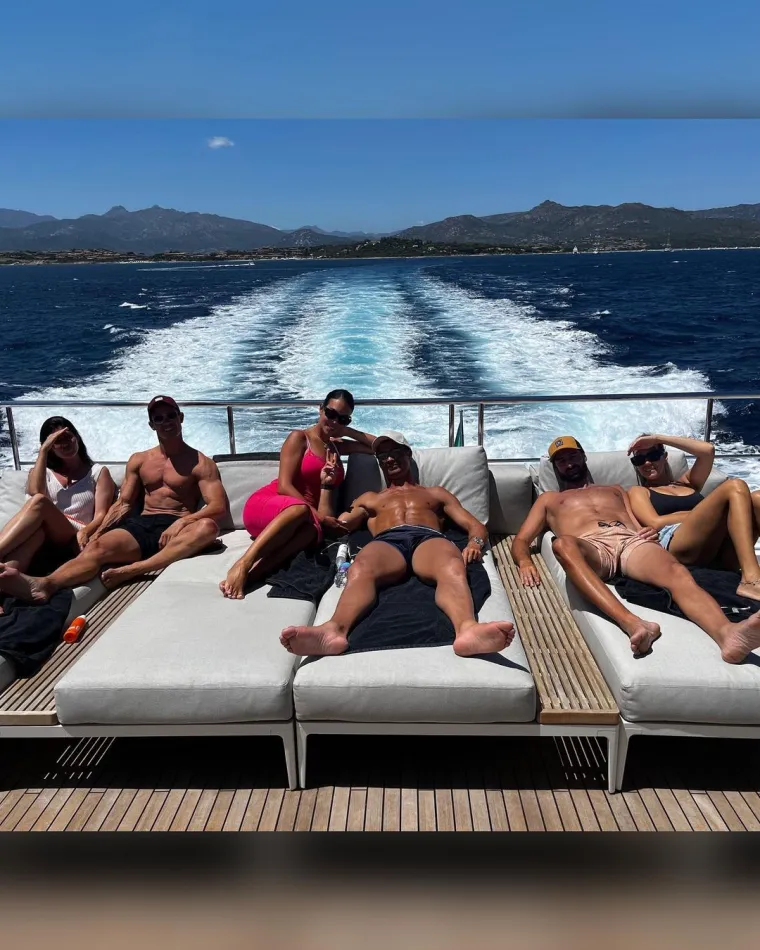 Georgina pokazala što ona i Ronaldo rade na jahti od šest milijuna eura: Njene obline su u svakom kadru, a mužić - trenira