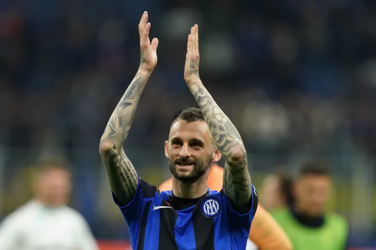 Nema do Jadranske obale: Brozović potpisao ugovor vrijedan 100 milijuna eura, a onda je snimljen kako uživa na jahti