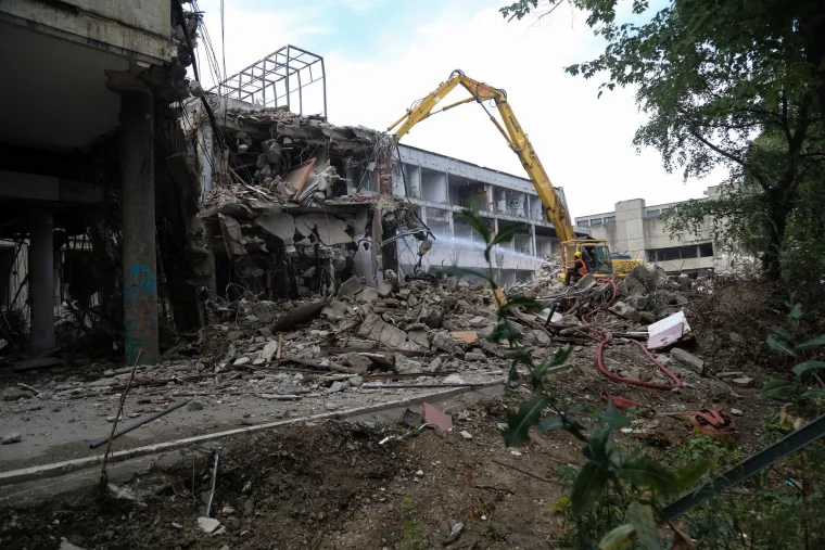 Ovo možda još niste vidjeli: Pogledajte kako izgleda 'utroba' zapuštene zgrade u Paromlinskoj