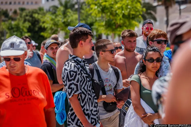 Partijaneri iz cijelog svijeta zaposjeli Split: Ima tu svega, od polugolotinje i mi&scaron;ića, pa sve do velikih redova