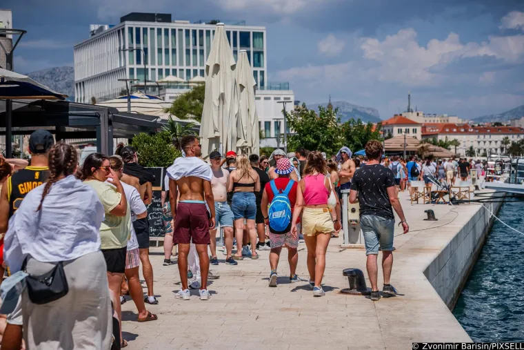Partijaneri iz cijelog svijeta zaposjeli Split: Ima tu svega, od polugolotinje i mi&scaron;ića, pa sve do velikih redova