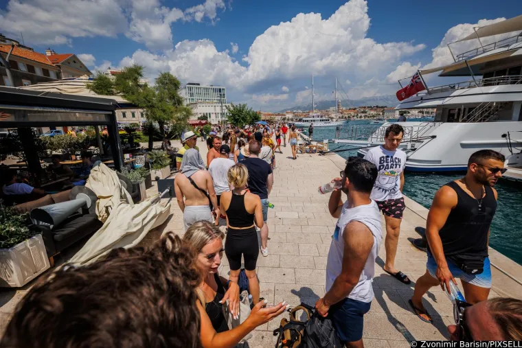 Partijaneri iz cijelog svijeta zaposjeli Split: Ima tu svega, od polugolotinje i mi&scaron;ića, pa sve do velikih redova