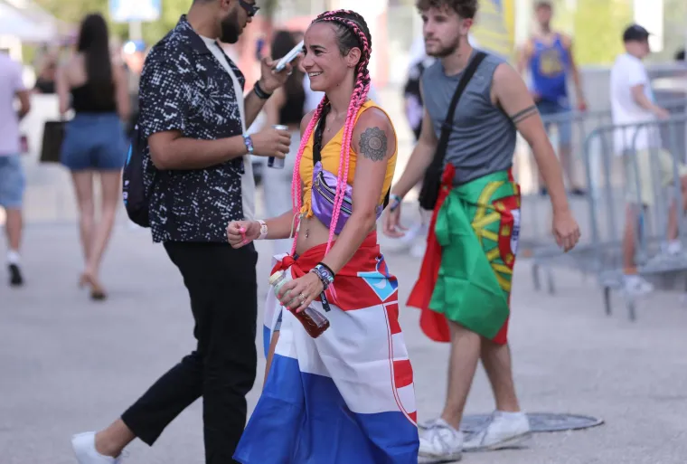 Počela je Ultra! Split pod opsadom horde partijanera, već je bilo posla za Hitnu, a i policiju: 'Skidao je i čarape, patike, uloške iz patika'
