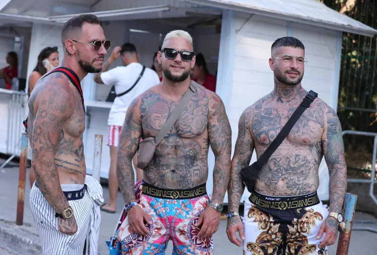 Počela je Ultra! Split pod opsadom horde partijanera, već je bilo posla za Hitnu, a i policiju: 'Skidao je i čarape, patike, uloške iz patika'
