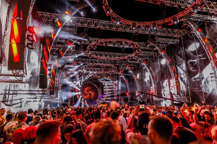 Vi&scaron;e od 140 tisuća ljudi u Splitu: Ovo su najluđi trenutci prve večeri Ultre