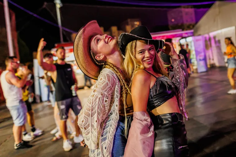 Vi&scaron;e od 140 tisuća ljudi u Splitu: Ovo su najluđi trenutci prve večeri Ultre