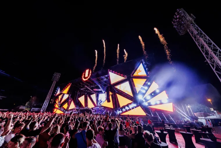 Vi&scaron;e od 140 tisuća ljudi u Splitu: Ovo su najluđi trenutci prve večeri Ultre