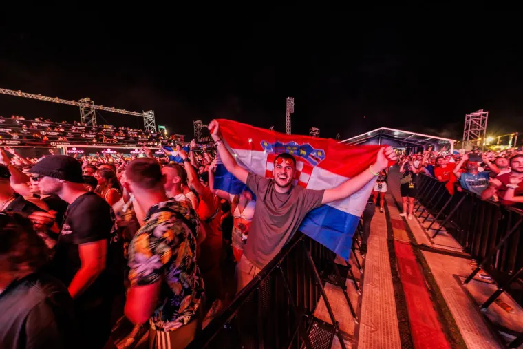 Vi&scaron;e od 140 tisuća ljudi u Splitu: Ovo su najluđi trenutci prve večeri Ultre