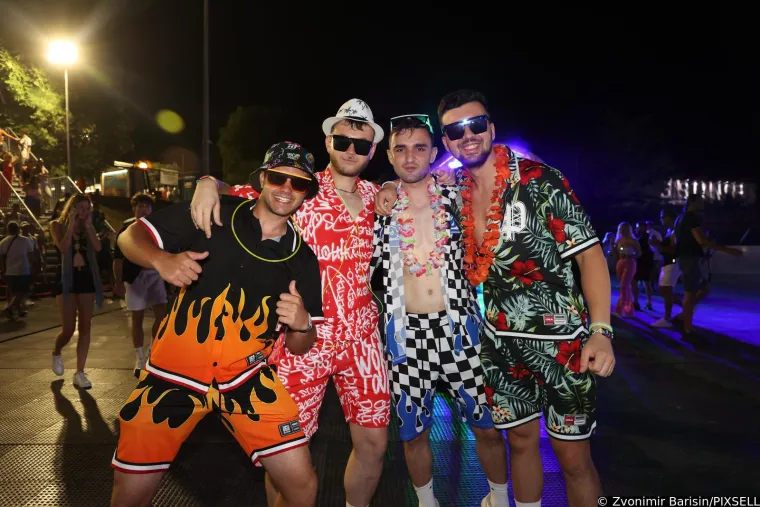 Brutalan toples i tange koje remete san obilježili drugu večer Ultre: Djevojke nikad slobodnije, gledajte ih s oprezom!