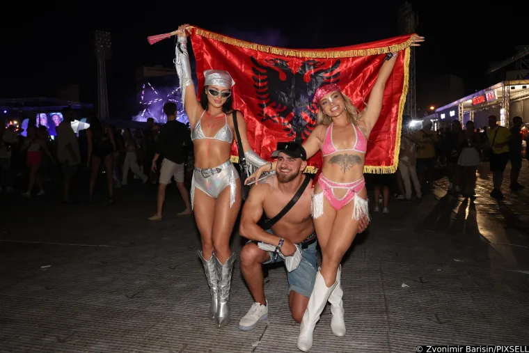 Brutalan toples i tange koje remete san obilježili drugu večer Ultre: Djevojke nikad slobodnije, gledajte ih s oprezom!