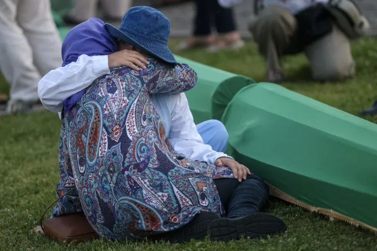 Tuga i bol i nakon 28 godina. U Srebrenici će pokopati žrtve pokolja. Najmlađa žrtva imala je samo 15 godina