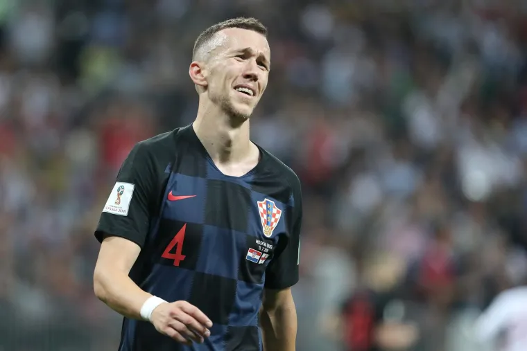 Prije 5 godina Hrvatska je gorjela! Mandžukić u 109.  minuti, odojak pred hotelom, suze Vatrenih. Prisjetite se