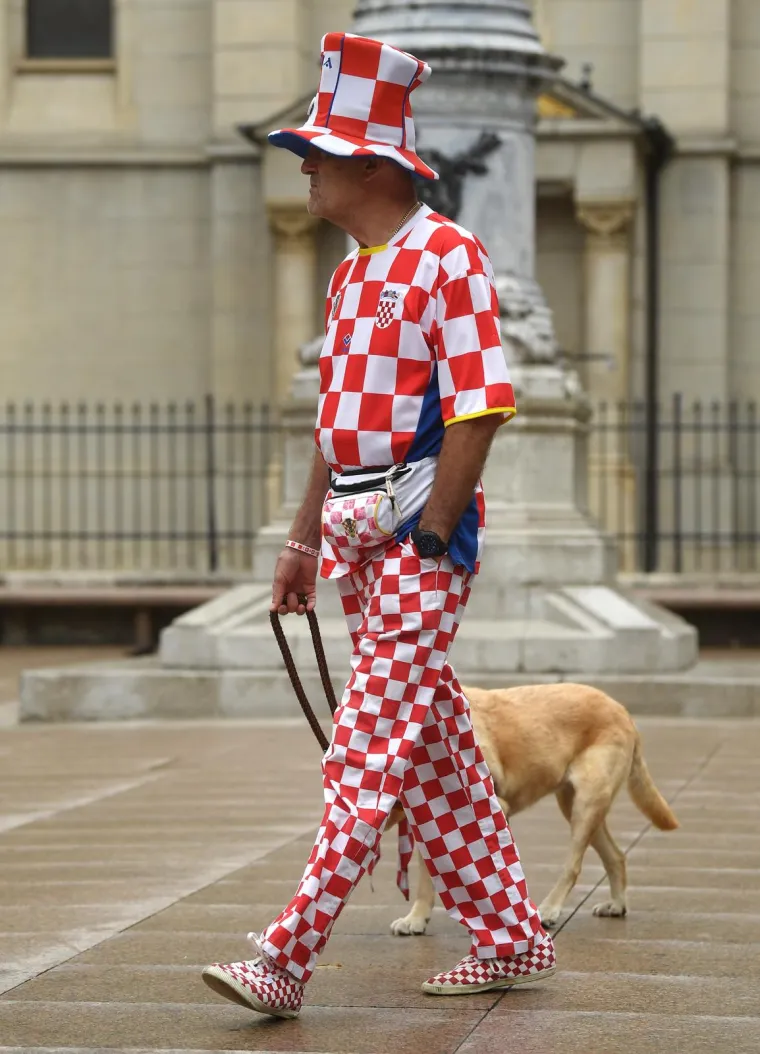 Prije 5 godina Hrvatska je gorjela! Mandžukić u 109.  minuti, odojak pred hotelom, suze Vatrenih. Prisjetite se