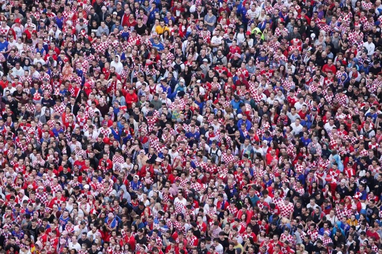 Prije 5 godina Hrvatska je gorjela! Mandžukić u 109.  minuti, odojak pred hotelom, suze Vatrenih. Prisjetite se