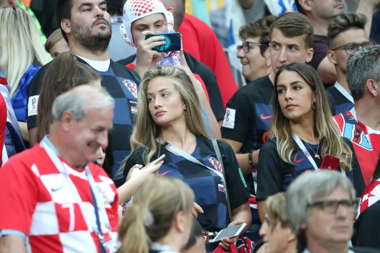 Prije 5 godina Hrvatska je gorjela! Mandžukić u 109.  minuti, odojak pred hotelom, suze Vatrenih. Prisjetite se