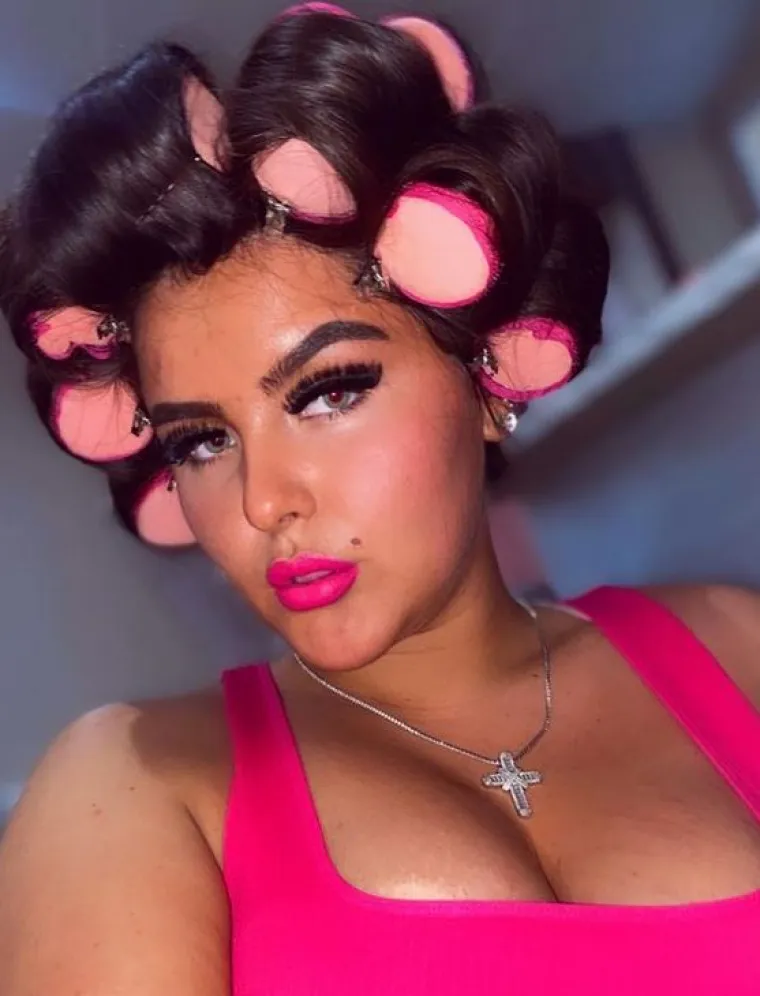 Crnokosa djevojka je u videu na svomTikTok profilu objasnila da su ona i njen partner pobjegli umjesto da po tradiciji odrade ceremoniju vjenčanja. 